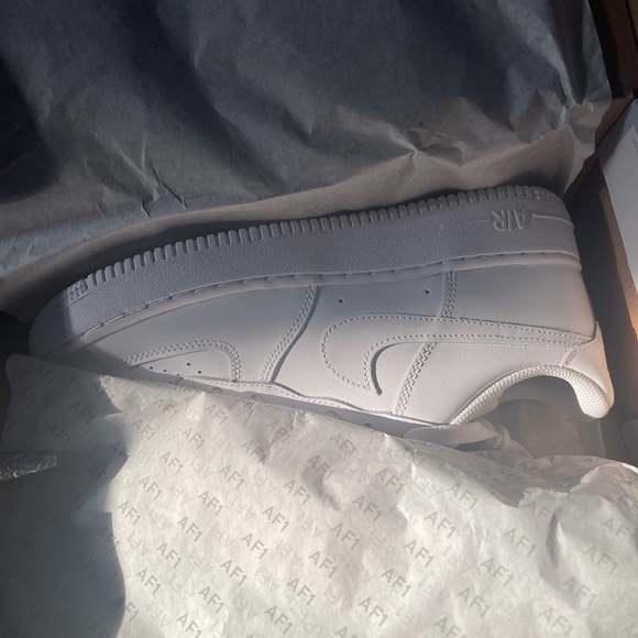 AF1 - Picture 3 of 5